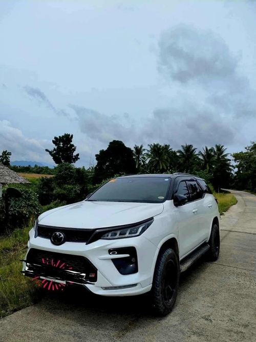 TOYOTA FORTUNER 4x4